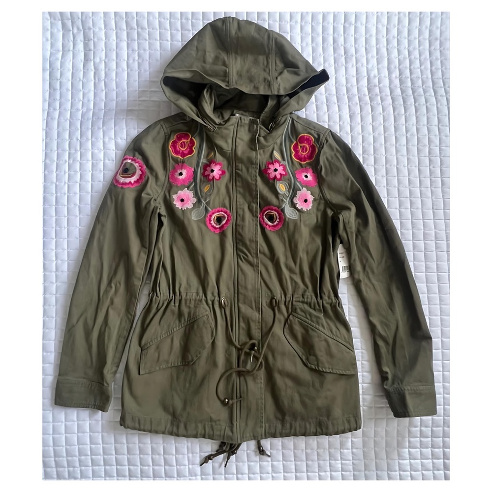 NWT Aqua Women’s Olive Floral Embroidered Jacket